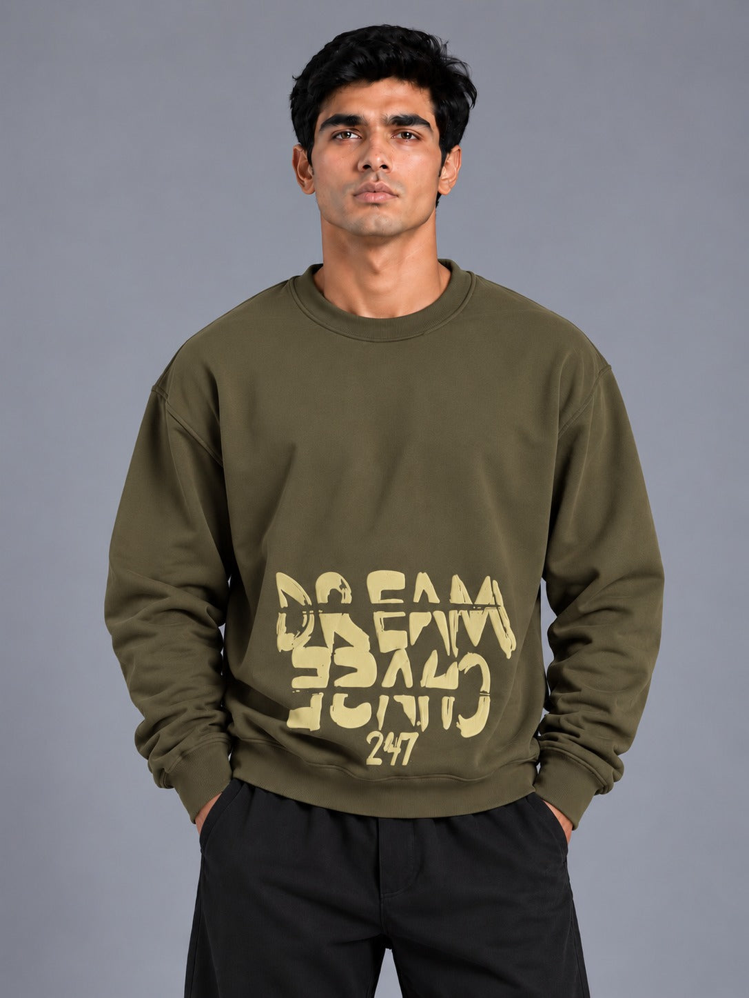 Essential Graphic Sweatshirt – Olive Green